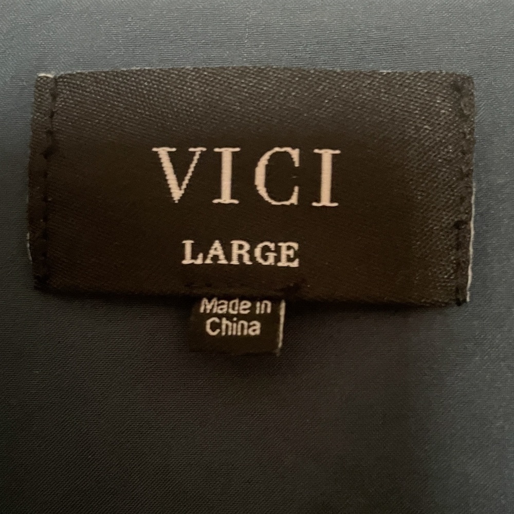 Vici size:L floral sun dress with low V neckline, tie front, and Flounce sleeves - Picture 6 of 6